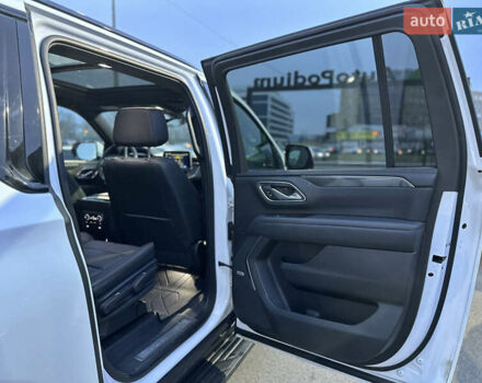 Белый Шевроле Субурбан, объемом двигателя 3 л и пробегом 79 тыс. км за 65999 $, фото 30 на Automoto.ua