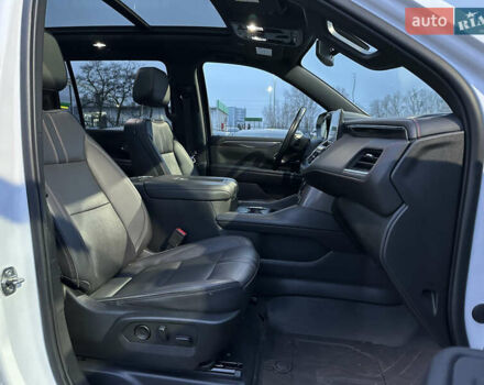 Белый Шевроле Субурбан, объемом двигателя 3 л и пробегом 79 тыс. км за 65999 $, фото 37 на Automoto.ua