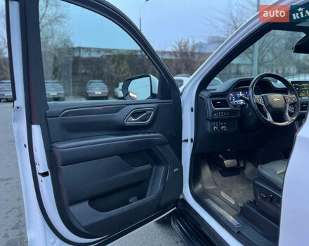 Белый Шевроле Субурбан, объемом двигателя 3 л и пробегом 79 тыс. км за 65999 $, фото 15 на Automoto.ua