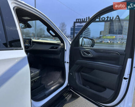 Белый Шевроле Субурбан, объемом двигателя 3 л и пробегом 79 тыс. км за 65999 $, фото 36 на Automoto.ua