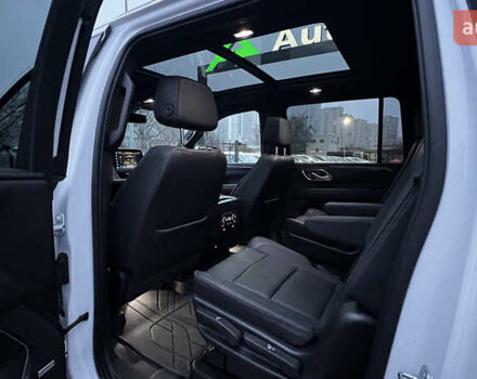 Белый Шевроле Субурбан, объемом двигателя 3 л и пробегом 79 тыс. км за 65999 $, фото 24 на Automoto.ua