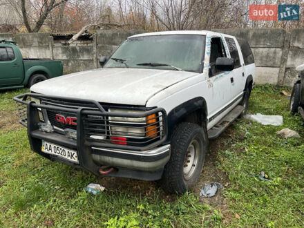 Белый Шевроле Субурбан, объемом двигателя 5.7 л и пробегом 250 тыс. км за 4500 $, фото 1 на Automoto.ua