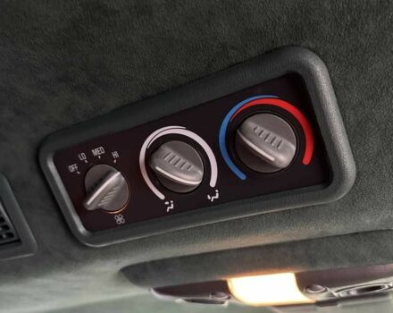 Черный Шевроле Субурбан, объемом двигателя 7.5 л и пробегом 565 тыс. км за 12000 $, фото 4 на Automoto.ua