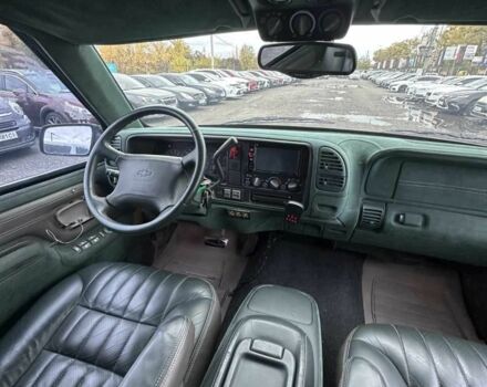 Черный Шевроле Субурбан, объемом двигателя 7.5 л и пробегом 565 тыс. км за 12000 $, фото 6 на Automoto.ua