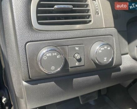 Чорний Шевроле Субурбан, об'ємом двигуна 5.3 л та пробігом 230 тис. км за 16500 $, фото 16 на Automoto.ua