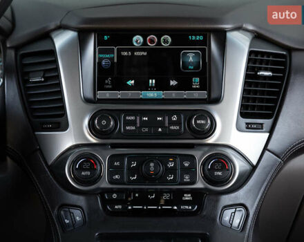 Черный Шевроле Субурбан, объемом двигателя 5.33 л и пробегом 153 тыс. км за 33000 $, фото 13 на Automoto.ua