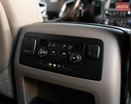 Черный Шевроле Субурбан, объемом двигателя 5.33 л и пробегом 153 тыс. км за 33000 $, фото 31 на Automoto.ua