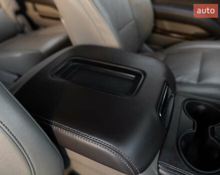 Черный Шевроле Субурбан, объемом двигателя 5.33 л и пробегом 153 тыс. км за 33000 $, фото 34 на Automoto.ua