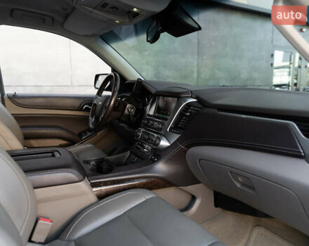 Черный Шевроле Субурбан, объемом двигателя 5.33 л и пробегом 153 тыс. км за 33000 $, фото 25 на Automoto.ua