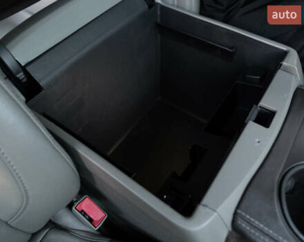 Черный Шевроле Субурбан, объемом двигателя 5.33 л и пробегом 153 тыс. км за 33000 $, фото 35 на Automoto.ua