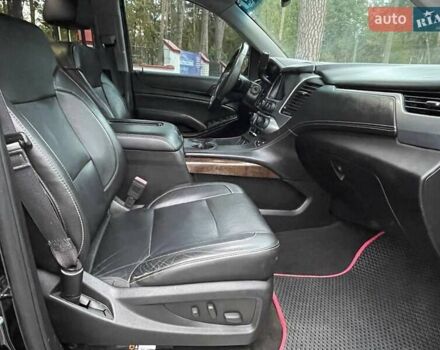 Черный Шевроле Субурбан, объемом двигателя 5.33 л и пробегом 143 тыс. км за 25000 $, фото 10 на Automoto.ua