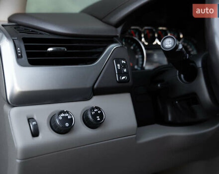 Черный Шевроле Субурбан, объемом двигателя 5.33 л и пробегом 153 тыс. км за 33000 $, фото 17 на Automoto.ua