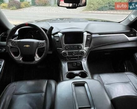 Черный Шевроле Субурбан, объемом двигателя 5.33 л и пробегом 143 тыс. км за 25000 $, фото 2 на Automoto.ua