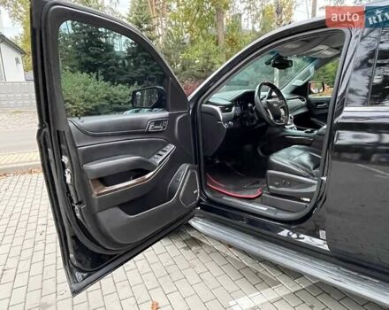 Черный Шевроле Субурбан, объемом двигателя 5.33 л и пробегом 143 тыс. км за 25000 $, фото 3 на Automoto.ua