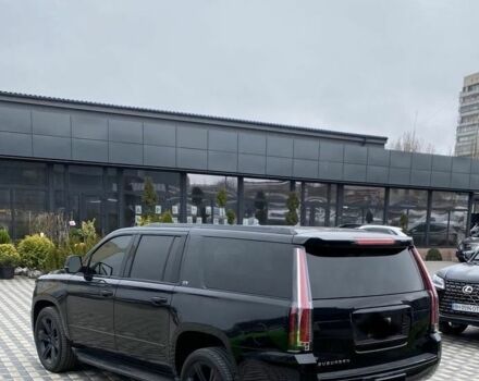 Черный Шевроле Субурбан, объемом двигателя 5.3 л и пробегом 198 тыс. км за 32000 $, фото 4 на Automoto.ua