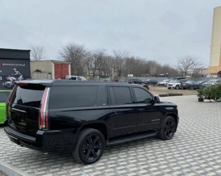 Черный Шевроле Субурбан, объемом двигателя 5.3 л и пробегом 198 тыс. км за 32000 $, фото 3 на Automoto.ua