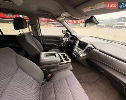 Шевроле Субурбан 2016 в Киеве на Automoto.ua Черный Шевроле Субурбан, объемом двигателя 5.3 л и пробегом 140 тыс. км за 50000 $, фото 19 на Automoto.ua