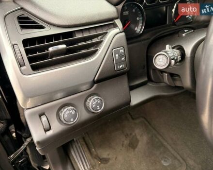 Шевроле Субурбан 2016 в Киеве на Automoto.ua Черный Шевроле Субурбан, объемом двигателя 5.3 л и пробегом 140 тыс. км за 50000 $, фото 18 на Automoto.ua