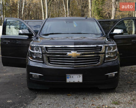 Коричневий Шевроле Субурбан, об'ємом двигуна 5.33 л та пробігом 240 тис. км за 35000 $, фото 1 на Automoto.ua