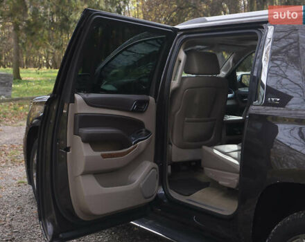 Коричневий Шевроле Субурбан, об'ємом двигуна 5.33 л та пробігом 240 тис. км за 35000 $, фото 10 на Automoto.ua