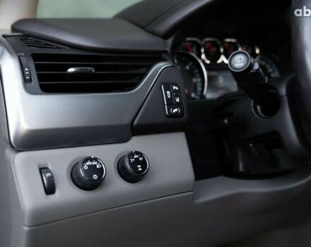 Шевроле Субурбан, об'ємом двигуна 5.3 л та пробігом 153 тис. км за 33000 $, фото 17 на Automoto.ua