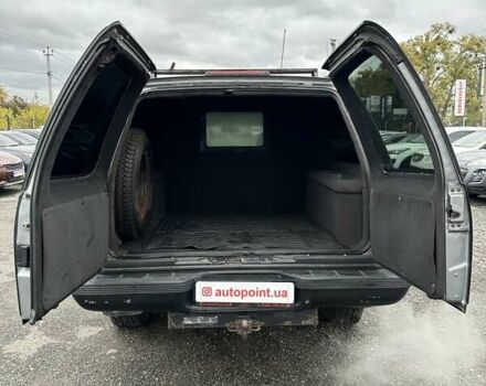 Серый Шевроле Субурбан, объемом двигателя 7.45 л и пробегом 565 тыс. км за 12000 $, фото 14 на Automoto.ua