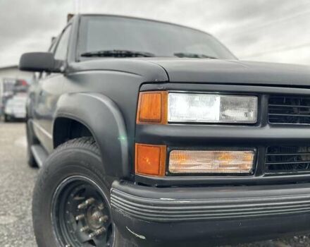 Серый Шевроле Субурбан, объемом двигателя 7.45 л и пробегом 565 тыс. км за 12000 $, фото 2 на Automoto.ua