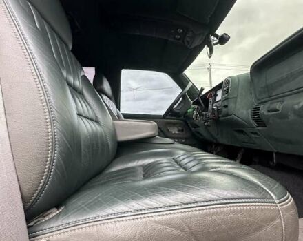 Серый Шевроле Субурбан, объемом двигателя 7.45 л и пробегом 565 тыс. км за 12000 $, фото 27 на Automoto.ua