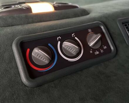 Серый Шевроле Субурбан, объемом двигателя 7.45 л и пробегом 565 тыс. км за 12000 $, фото 26 на Automoto.ua