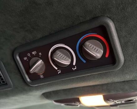 Серый Шевроле Субурбан, объемом двигателя 7.45 л и пробегом 565 тыс. км за 12000 $, фото 30 на Automoto.ua