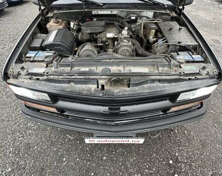 Серый Шевроле Субурбан, объемом двигателя 7.45 л и пробегом 565 тыс. км за 12000 $, фото 41 на Automoto.ua