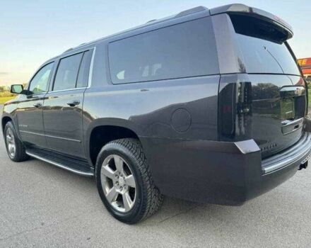 Серый Шевроле Субурбан, объемом двигателя 5.3 л и пробегом 77 тыс. км за 6800 $, фото 1 на Automoto.ua