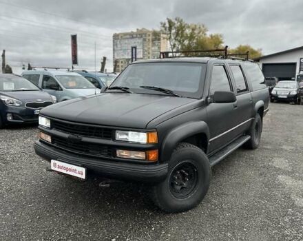 Серый Шевроле Субурбан, объемом двигателя 7.45 л и пробегом 565 тыс. км за 12000 $, фото 1 на Automoto.ua