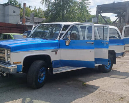 Синий Шевроле Субурбан, объемом двигателя 6.2 л и пробегом 45 тыс. км за 19000 $, фото 5 на Automoto.ua