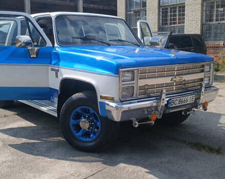 Синий Шевроле Субурбан, объемом двигателя 6.2 л и пробегом 45 тыс. км за 19000 $, фото 4 на Automoto.ua