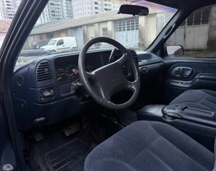 Синій Шевроле Субурбан, об'ємом двигуна 6.2 л та пробігом 256 тис. км за 6000 $, фото 6 на Automoto.ua