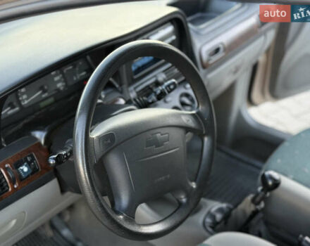 Бежевый Шевроле Такума, объемом двигателя 2 л и пробегом 132 тыс. км за 3150 $, фото 12 на Automoto.ua