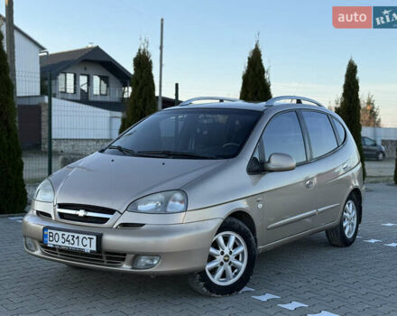 Бежевый Шевроле Такума, объемом двигателя 2 л и пробегом 132 тыс. км за 2800 $, фото 1 на Automoto.ua