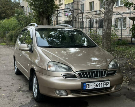 Бежевый Шевроле Такума, объемом двигателя 2 л и пробегом 177 тыс. км за 4500 $, фото 1 на Automoto.ua