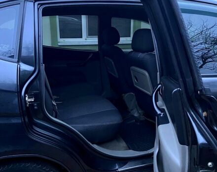 Черный Шевроле Такума, объемом двигателя 2 л и пробегом 200 тыс. км за 4600 $, фото 2 на Automoto.ua