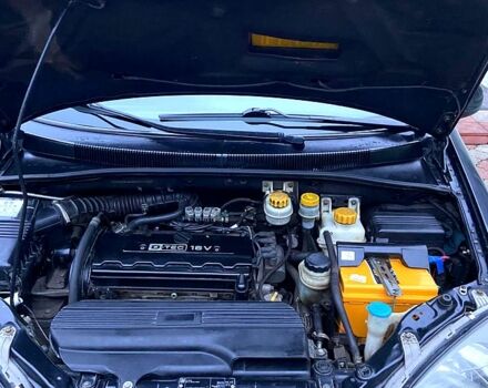 Черный Шевроле Такума, объемом двигателя 2 л и пробегом 200 тыс. км за 4600 $, фото 4 на Automoto.ua