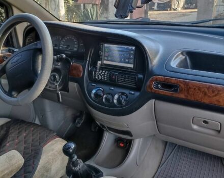 Красный Шевроле Такума, объемом двигателя 2 л и пробегом 235 тыс. км за 2300 $, фото 4 на Automoto.ua