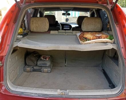 Красный Шевроле Такума, объемом двигателя 2 л и пробегом 235 тыс. км за 2300 $, фото 7 на Automoto.ua