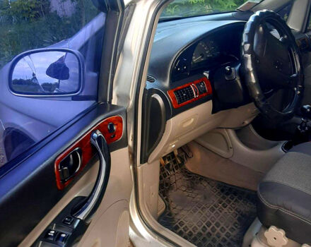 Серый Шевроле Такума, объемом двигателя 2 л и пробегом 290 тыс. км за 2900 $, фото 8 на Automoto.ua