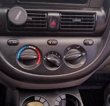 Серый Шевроле Такума, объемом двигателя 2 л и пробегом 271 тыс. км за 3500 $, фото 10 на Automoto.ua