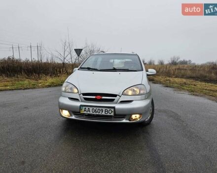 Серый Шевроле Такума, объемом двигателя 2 л и пробегом 175 тыс. км за 2300 $, фото 3 на Automoto.ua