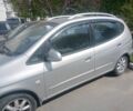 Сірий Шевроле Такума, об'ємом двигуна 2 л та пробігом 111 тис. км за 2000 $, фото 3 на Automoto.ua