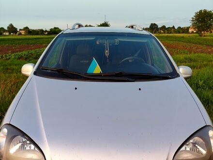 Серый Шевроле Такума, объемом двигателя 2 л и пробегом 173 тыс. км за 4900 $, фото 1 на Automoto.ua