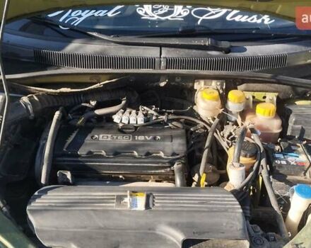 Зеленый Шевроле Такума, объемом двигателя 2 л и пробегом 216 тыс. км за 4000 $, фото 10 на Automoto.ua