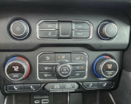 Білий Шевроле Тахо, об'ємом двигуна 5 л та пробігом 30 тис. км за 3800 $, фото 9 на Automoto.ua